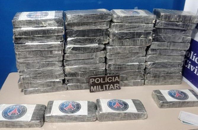 Cocaína Avaliada Em R 1 4 Mi é Encontrada Em Carro Abandonado Na Bahia